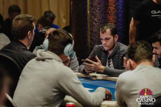 Warm Up Hendonmob Championship 30.000€ GTD