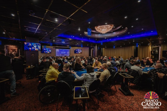 Warm Up Hendonmob Championship 30.000€ GTD