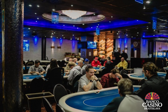 Warm Up Hendonmob Championship 30.000€ GTD