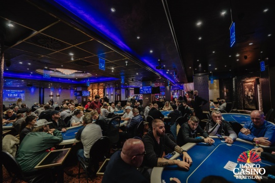 Warm Up Hendonmob Championship 30.000€ GTD